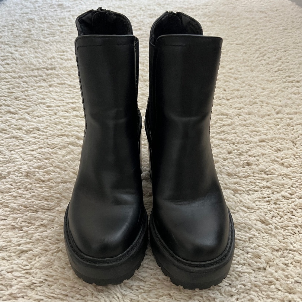 Steve Madden - Kat Black Booties